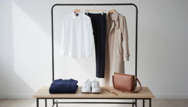 découvrez les pièces indispensables pour un dressing minimaliste, alliant style et simplicité au quotidien. adoptez la mode épurée pour une garde-robe fonctionnelle et tendance.
